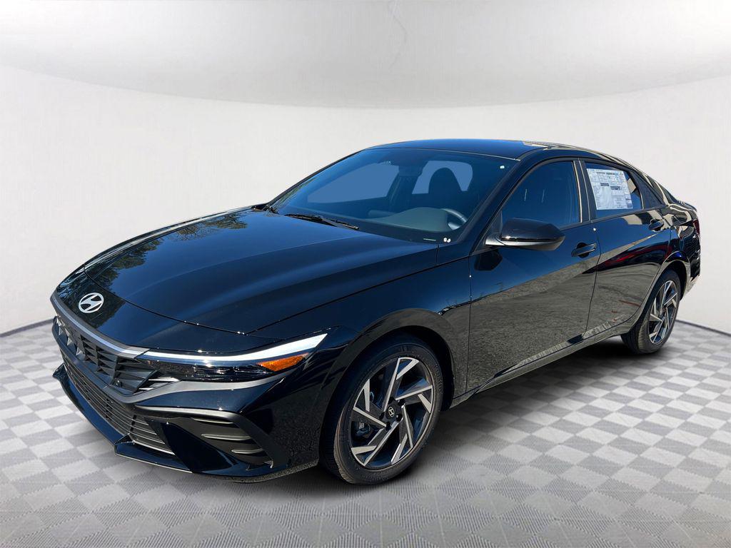 2025 Hyundai Elantra SEL Sport photo 3
