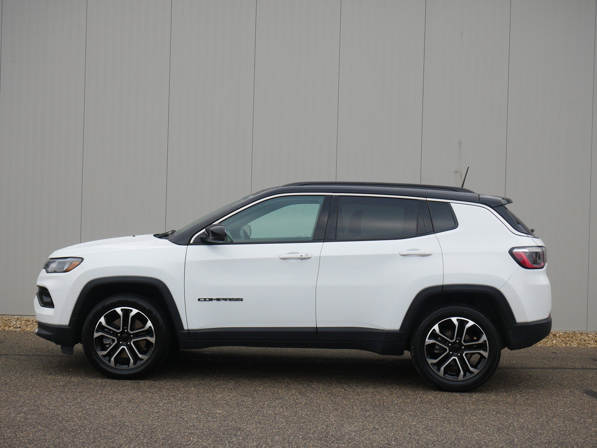 Used 2024 Jeep Compass Limited with VIN 3C4NJDCN8RT597142 for sale in Hastings, Minnesota