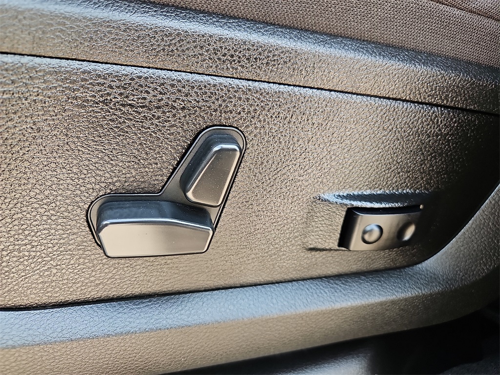 2025 Ram 2500 Big Horn photo 14