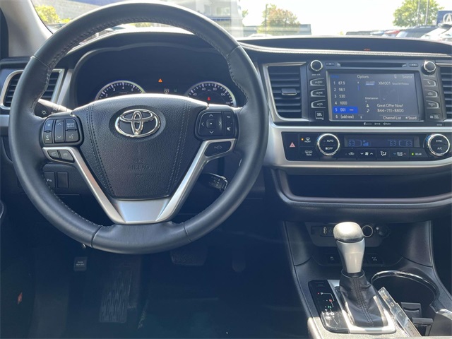 2016 Toyota Highlander Limited photo 21