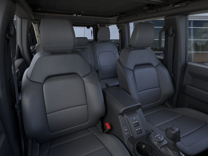 2025 Ford Bronco Outer Banks photo 8