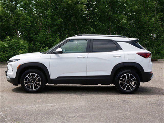 2024 Chevrolet Trailblazer LT photo 3