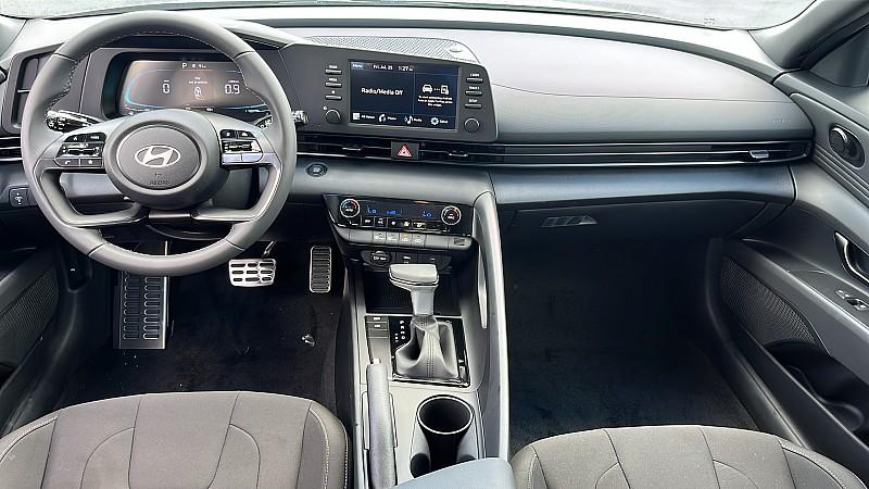 2025 Hyundai Elantra SEL Sport photo 47