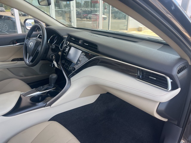 2018 Toyota Camry LE photo 21