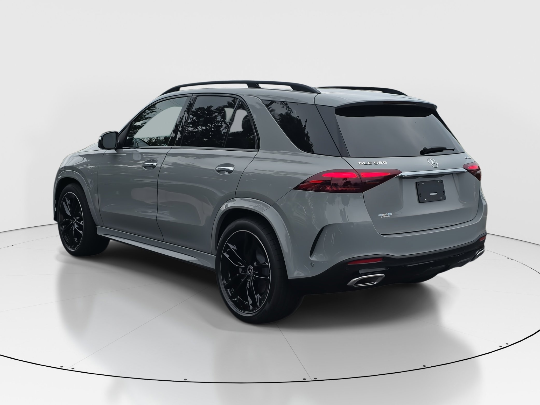 2026 Mercedes Benz GLE 580 4MATIC photo 4