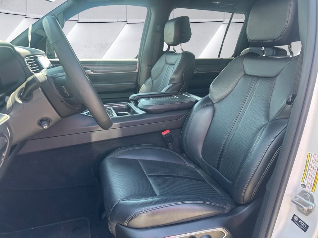 2024 Jeep Wagoneer Series II photo 8