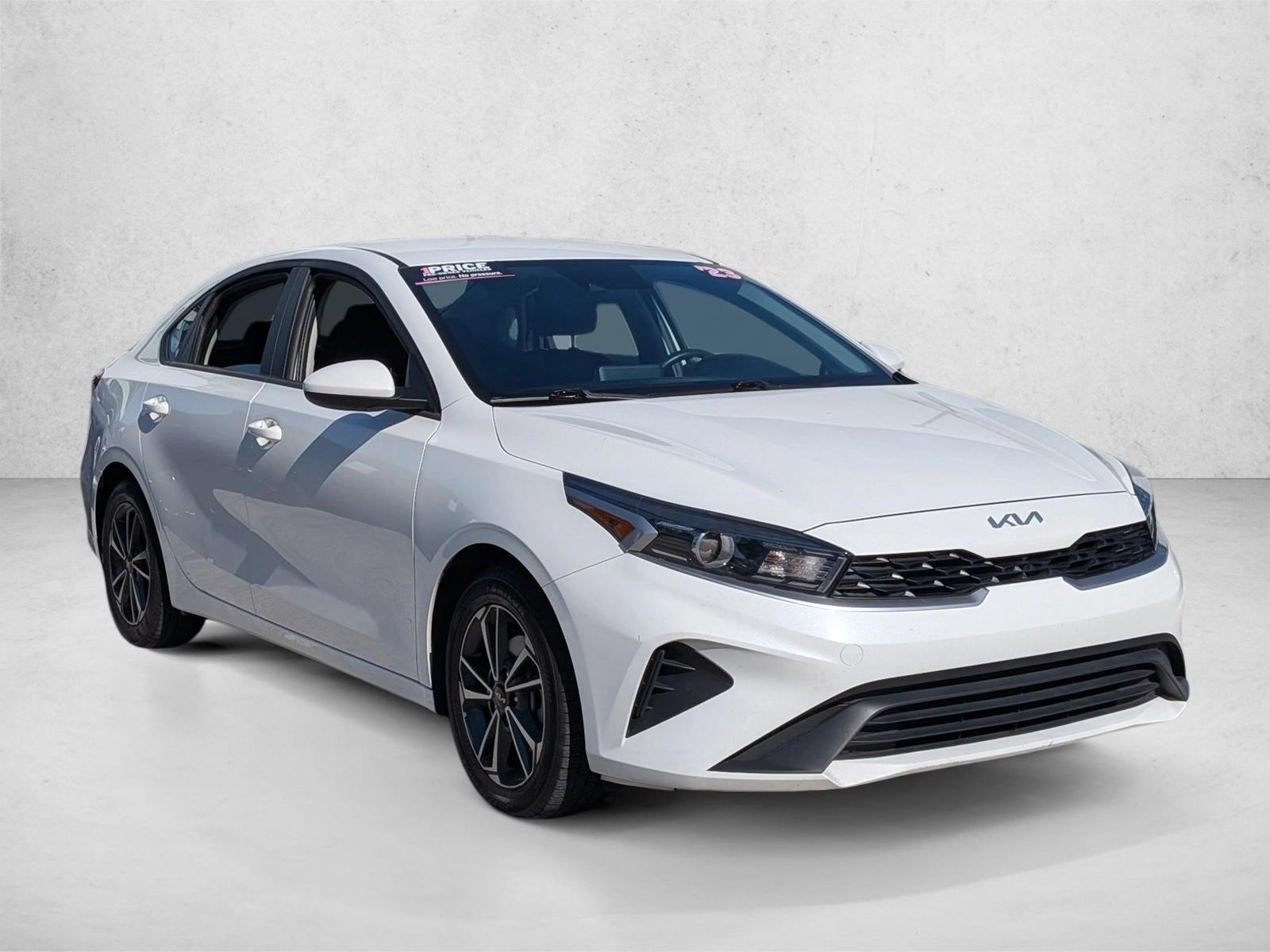 2023 Kia Forte LXS photo 3