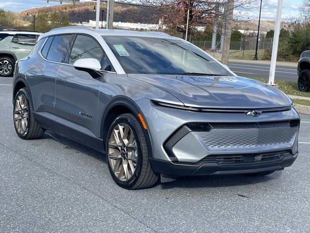 2026 Chevrolet Equinox EV 2LT's photo