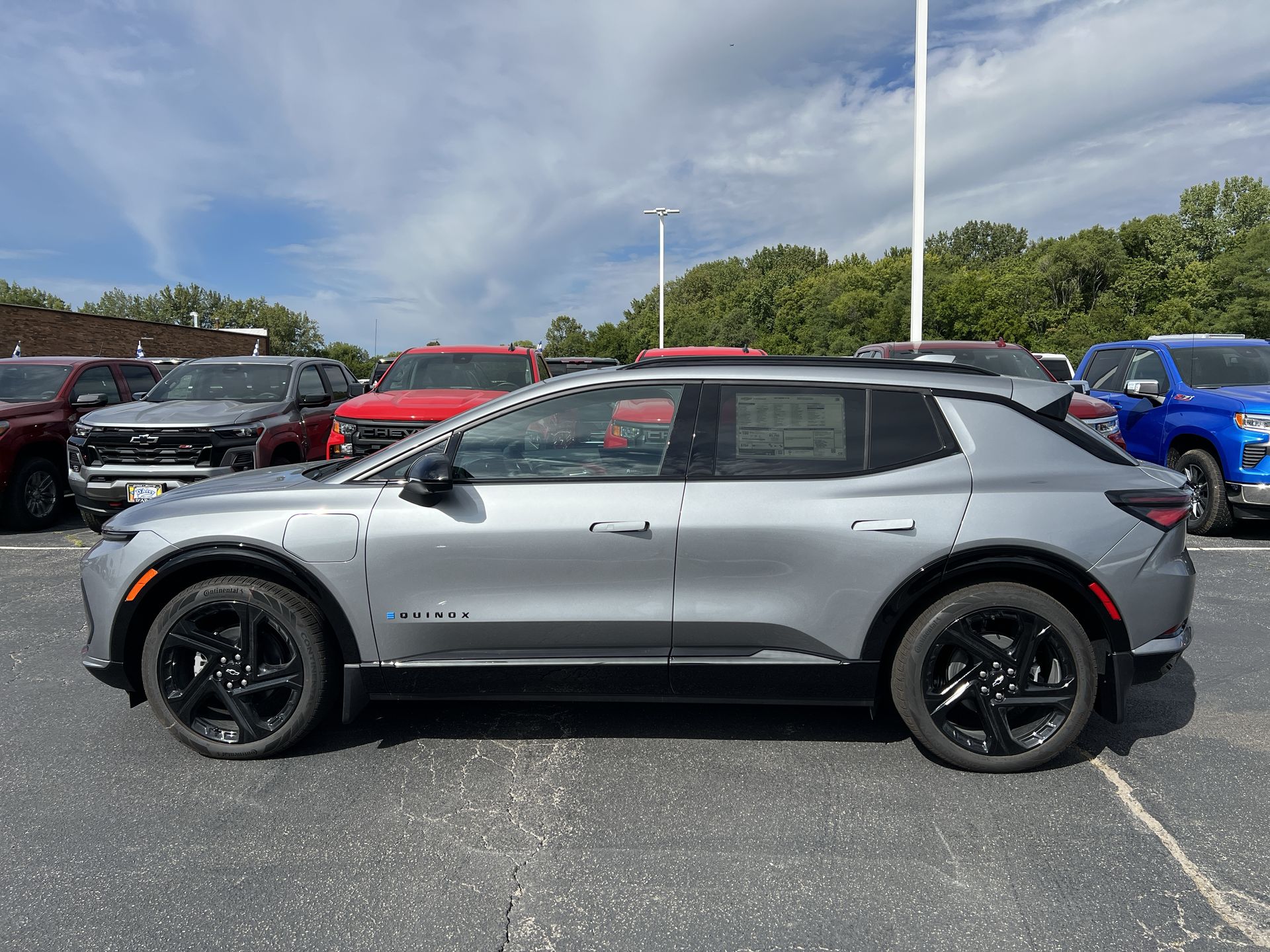 2025 Chevrolet Equinox EV 3RS photo 2