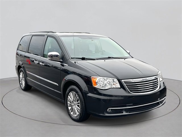 2014 Chrysler Town & Country photo 3