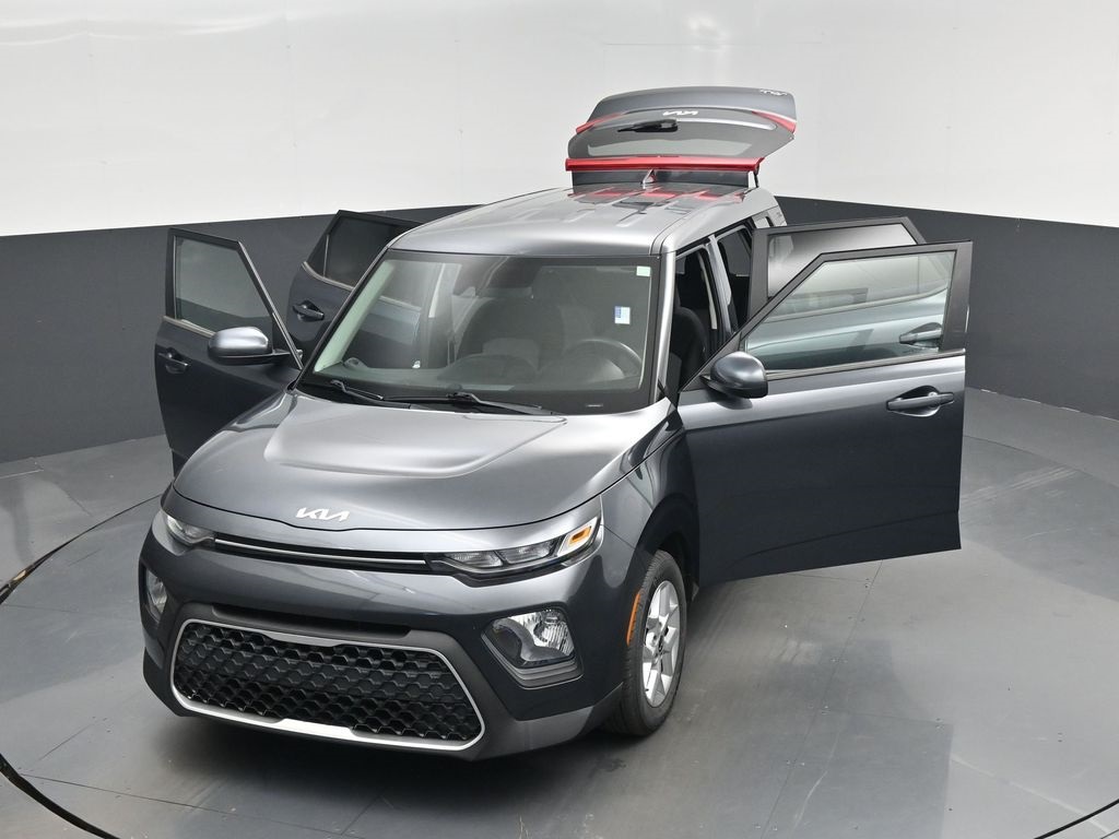 2022 Kia Soul LX photo 38