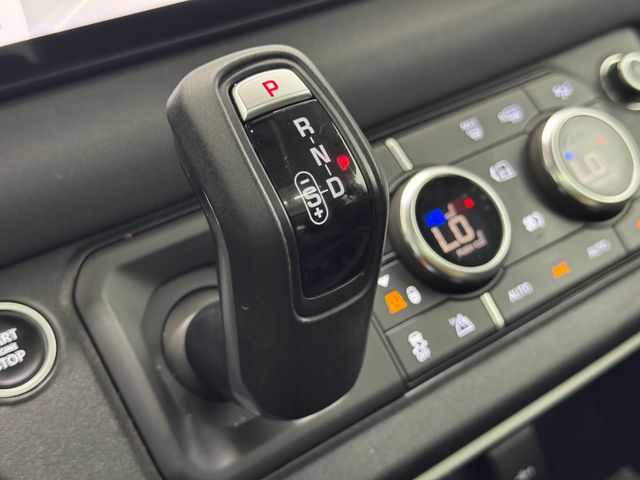 2020 Land Rover Defender 110 SE photo 23