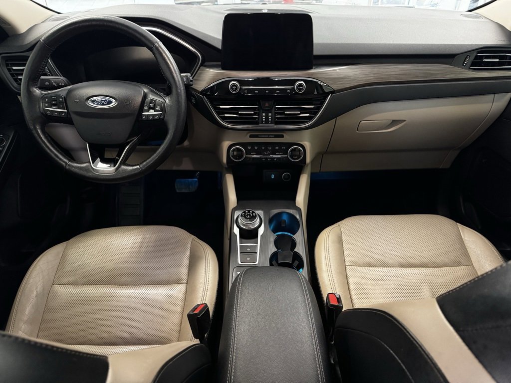 2020 Ford Escape Titanium Hybrid photo 4