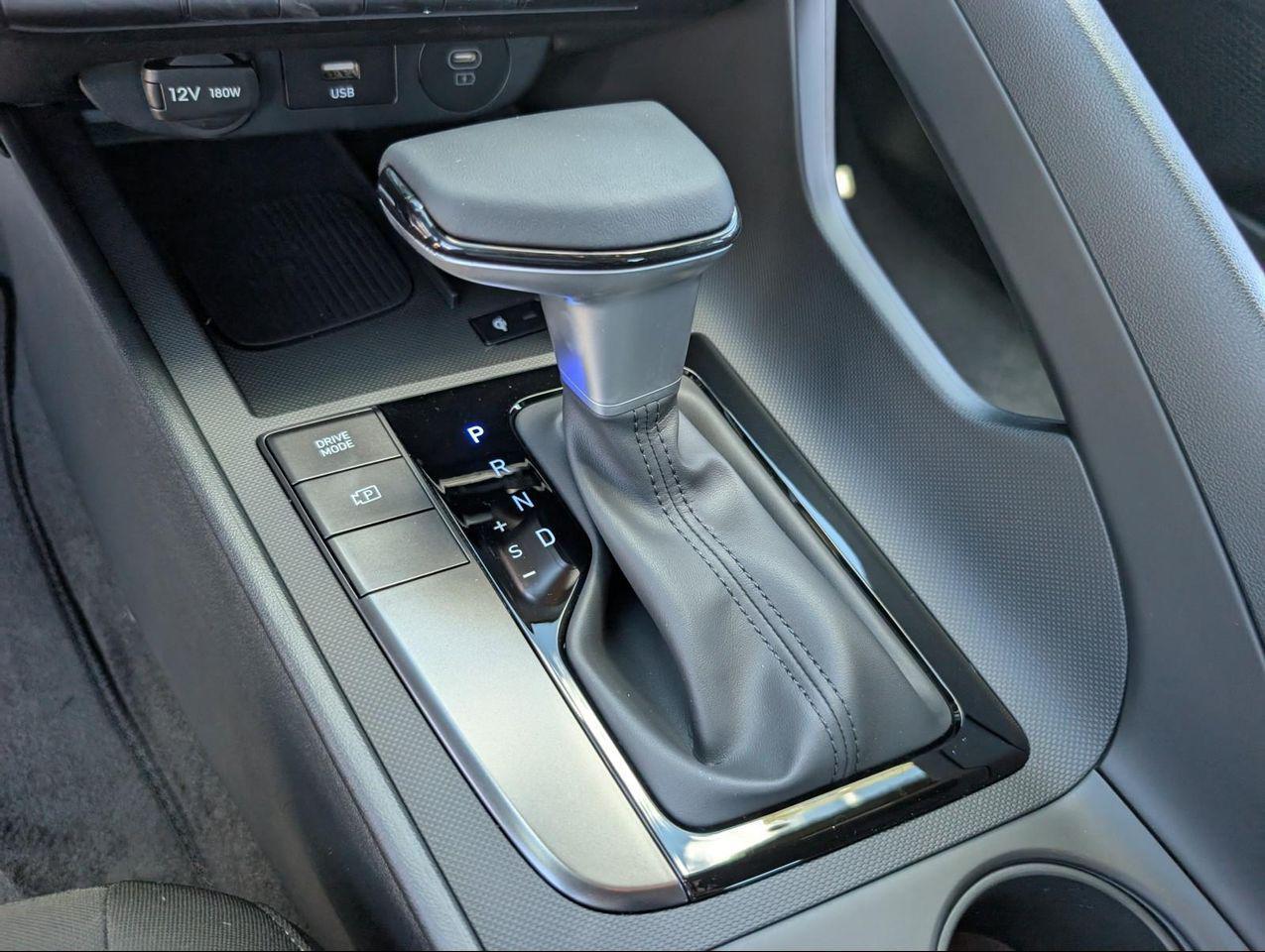 2025 Hyundai Elantra SEL Sport photo 10