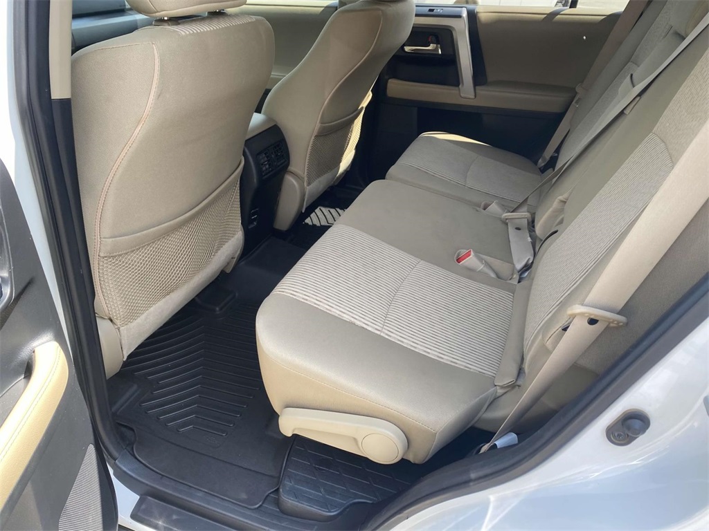 2018 Toyota 4Runner SR5 photo 9