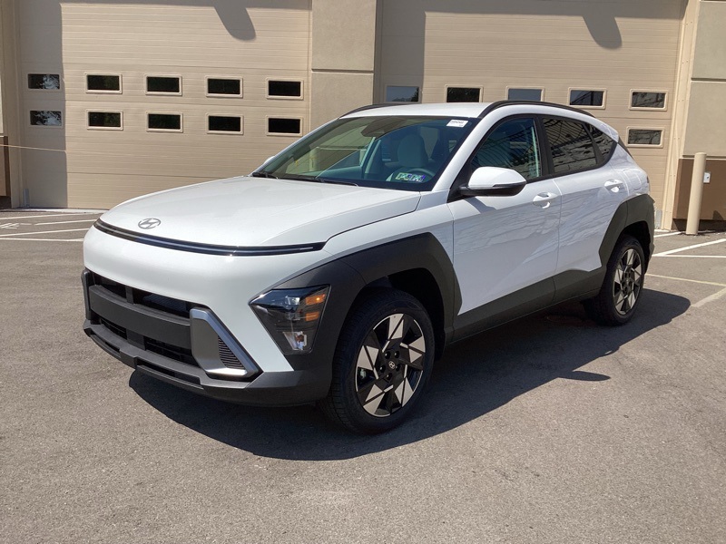 2025 Hyundai Kona SEL photo 3