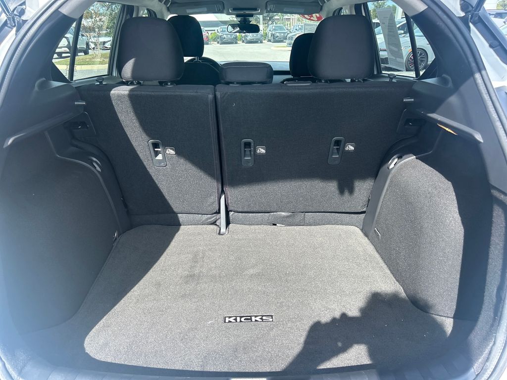 2023 Nissan Kicks SV photo 8