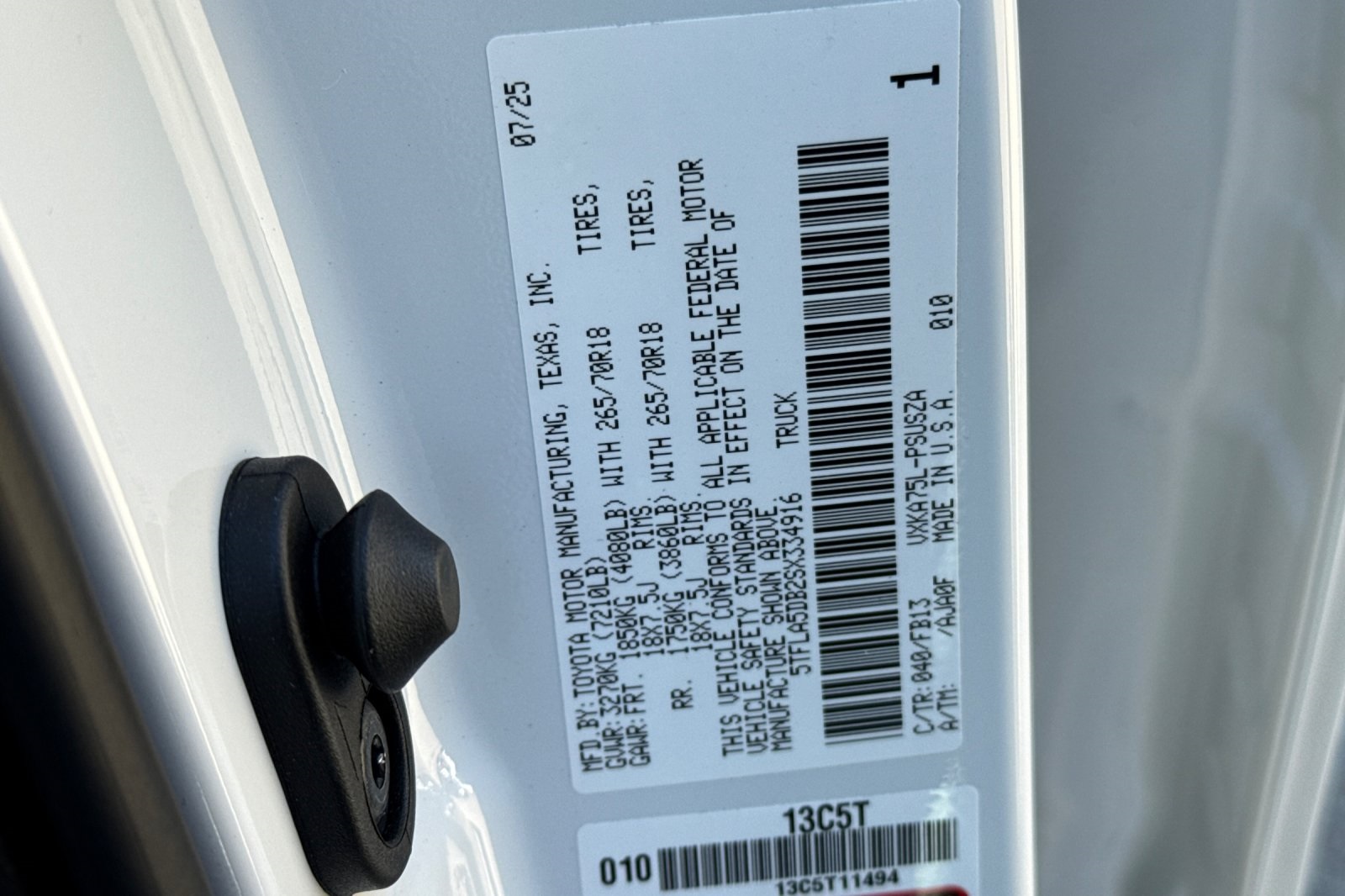2025 Toyota Tundra SR5 CrewMax photo 33
