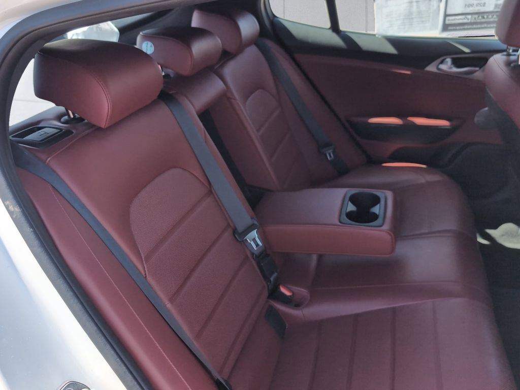 2019 Kia Stinger GT2 photo 16