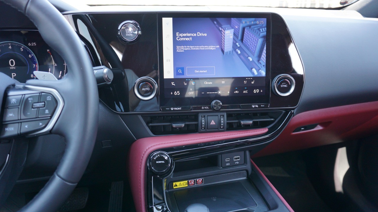 2024 Lexus NX 250 Premium photo 14