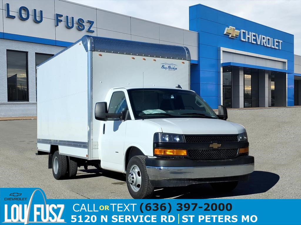 2025 Chevrolet Express Cutaway Base's photo