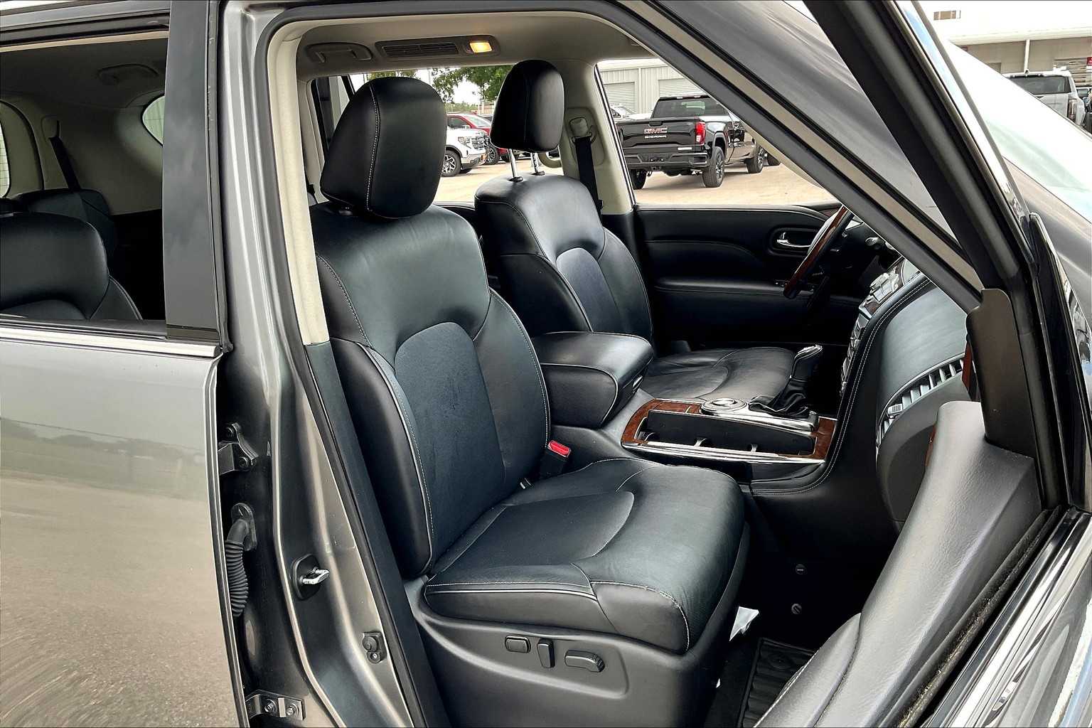 2019 Infiniti QX80 Luxe photo 8