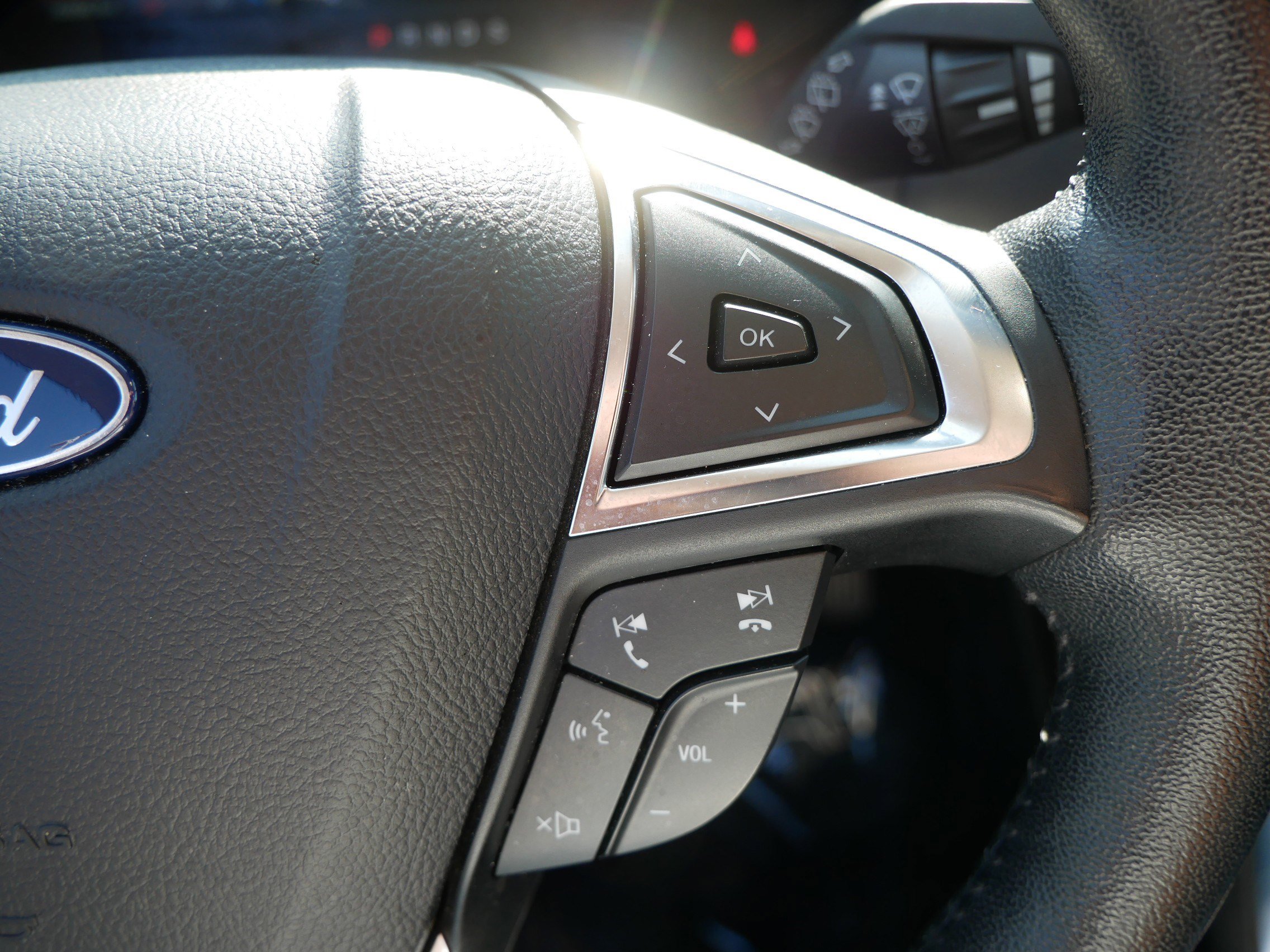 2022 Ford Edge Titanium photo 29