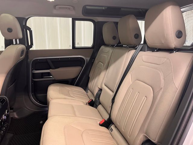 2020 Land Rover Defender 110 photo 6