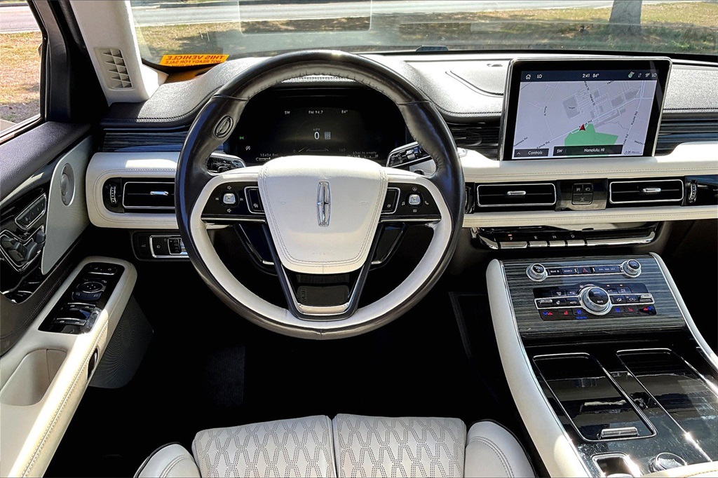 Image of Pre-Owned 2022 Lincoln Aviator Black Label