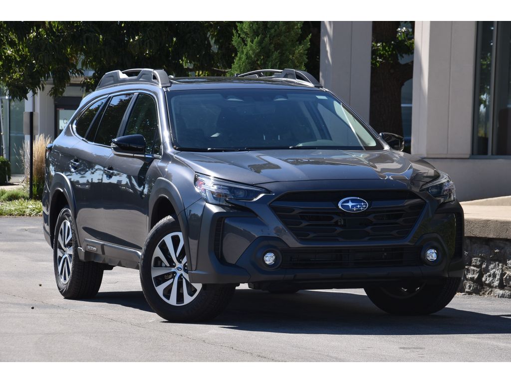 2025 Subaru Outback Premium's photo