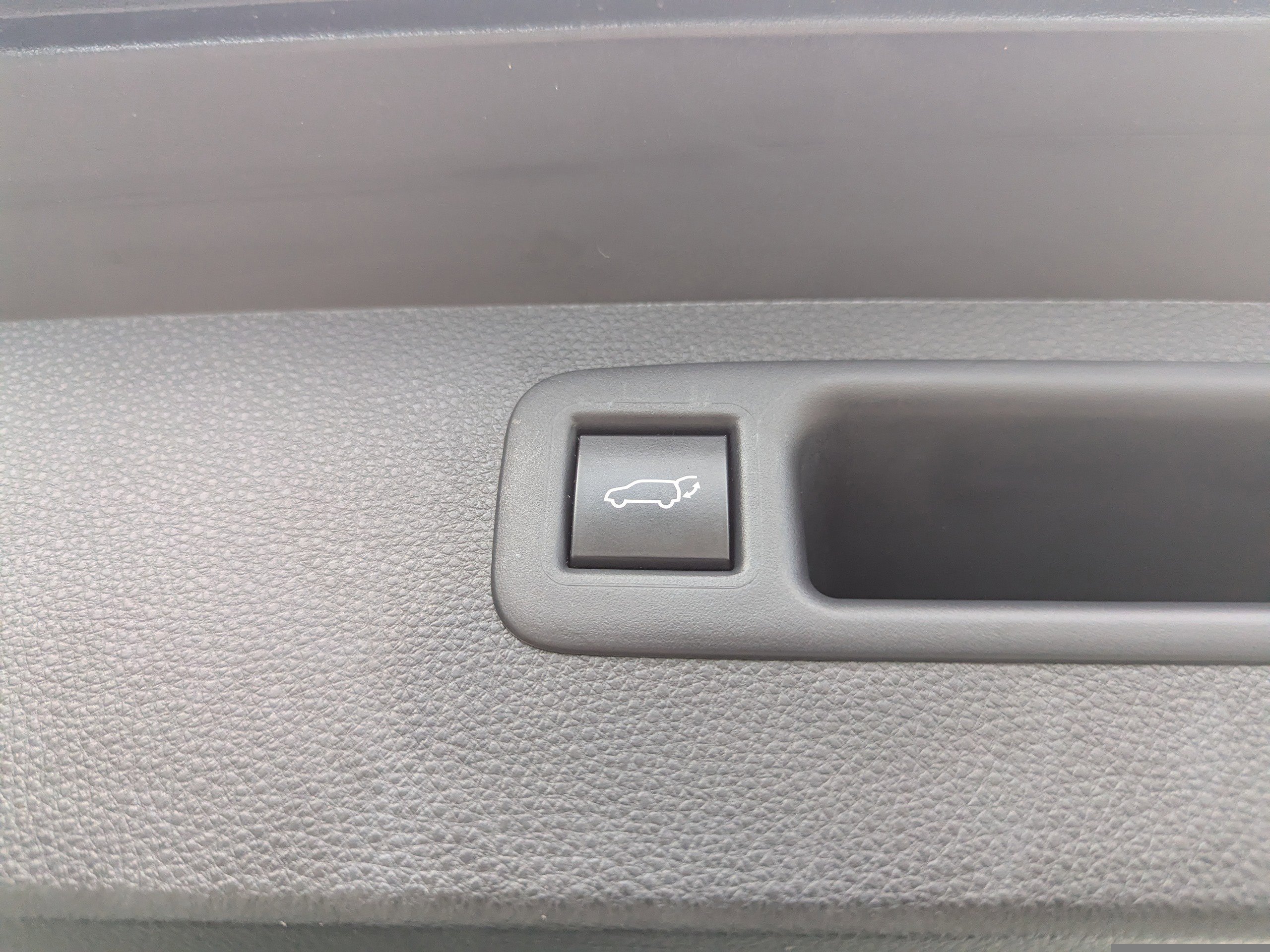 2020 Toyota Highlander Limited photo 8