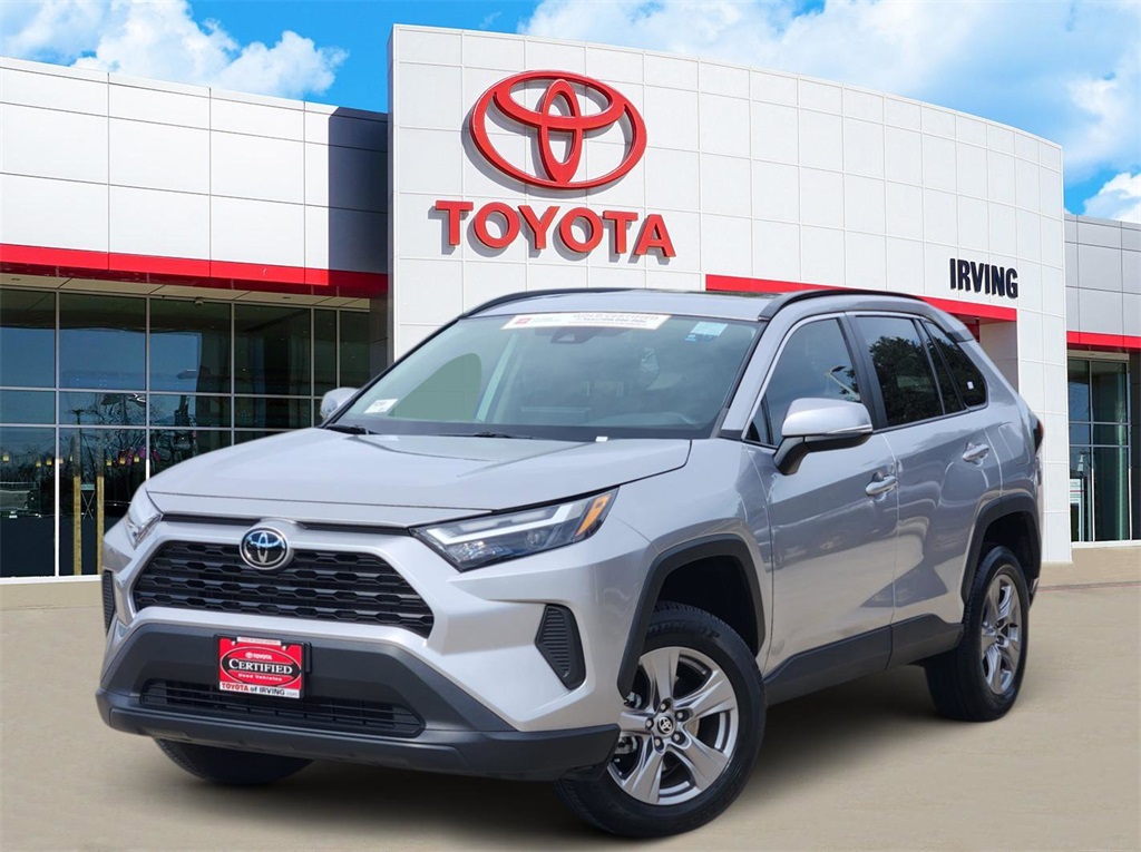 2023 Toyota RAV4 XLE's photo