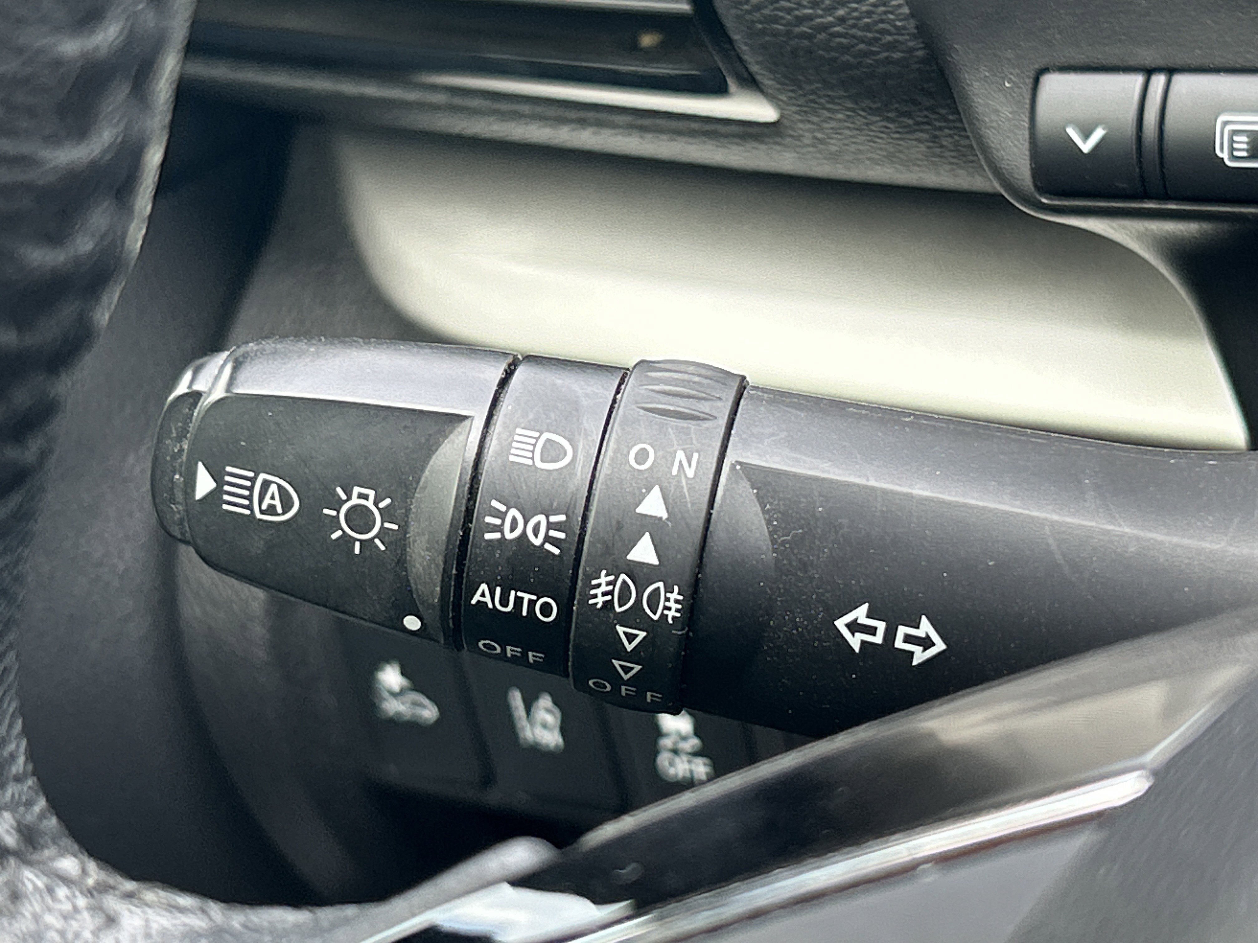 2024 Mitsubishi Eclipse Cross SE photo 8