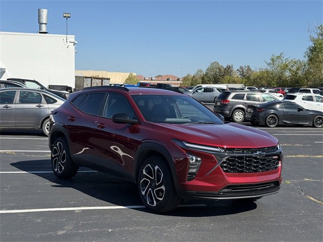 2025 Chevrolet Trax photo 2