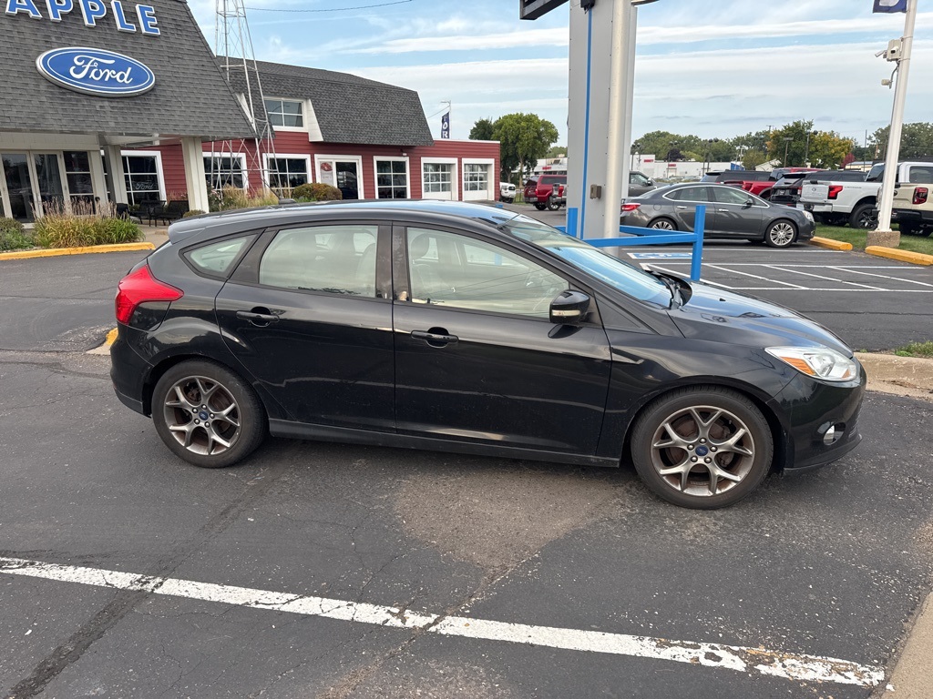 Used 2013 Ford Focus SE with VIN 1FADP3K21DL298355 for sale in Apple Valley, Minnesota