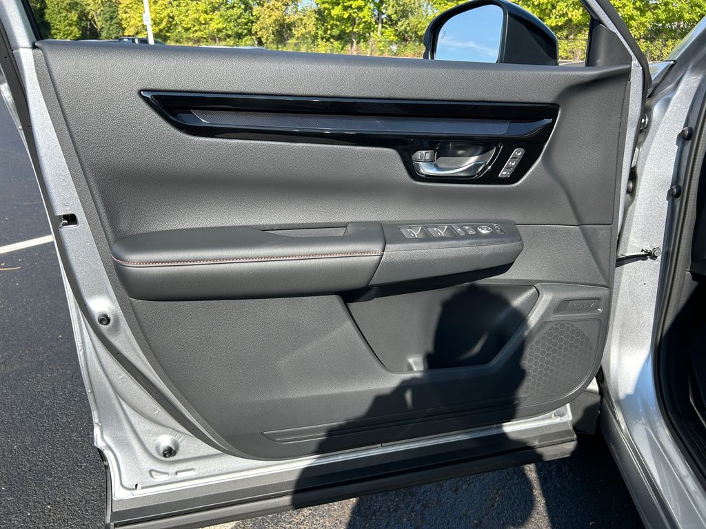 2026 Honda CR-V Hybrid Sport Touring photo 18
