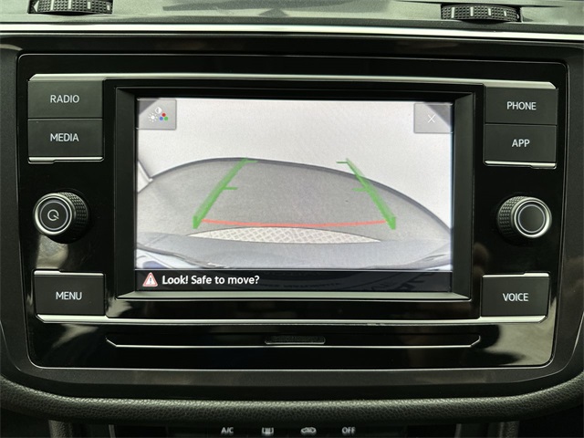 2021 Volkswagen Tiguan S photo 9