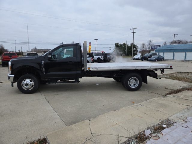 2024 Ford F-350 XL photo 2