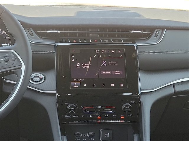2025 Jeep Grand Cherokee Laredo photo 10