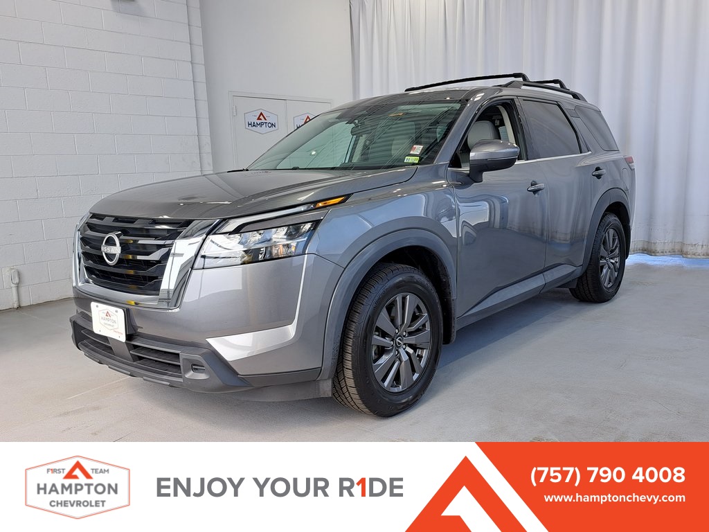 2022 Nissan Pathfinder SV