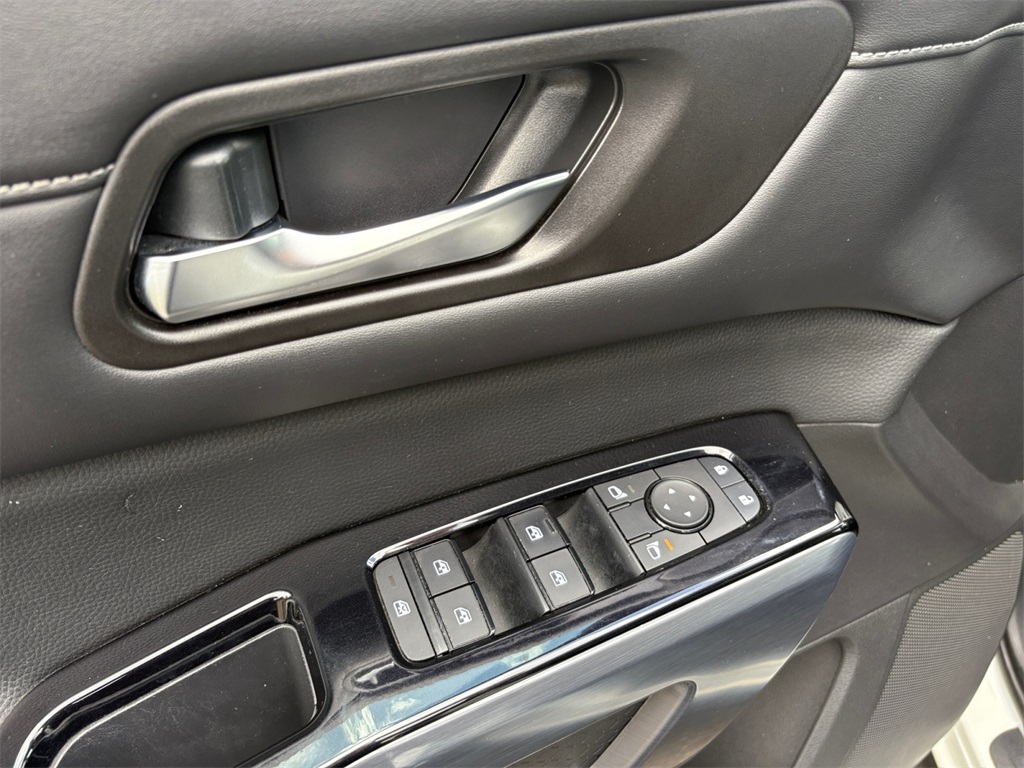 2022 Nissan Pathfinder SL photo 10
