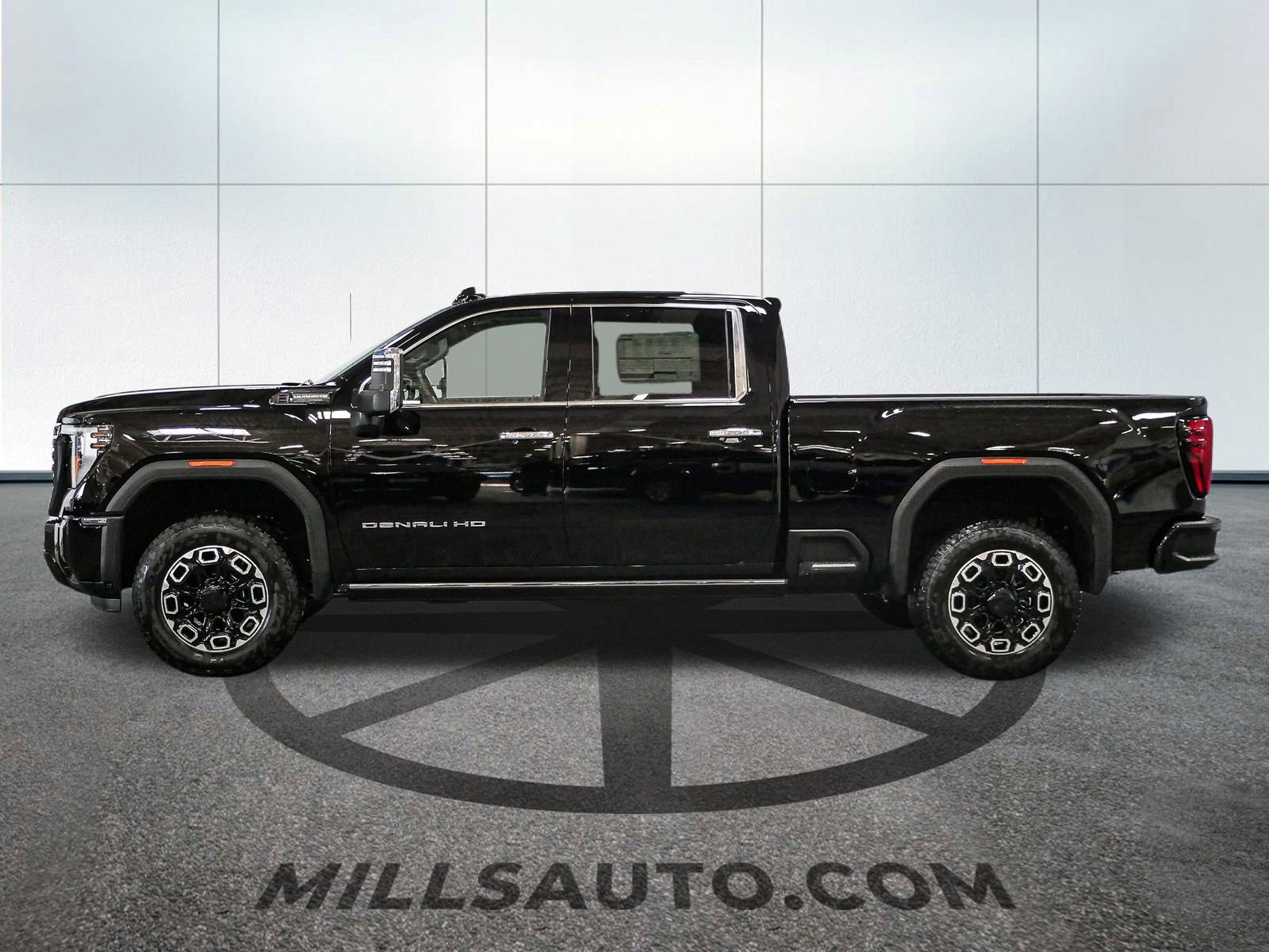 2025 Gmc Sierra 3500 HD Denali Ultimate photo 2