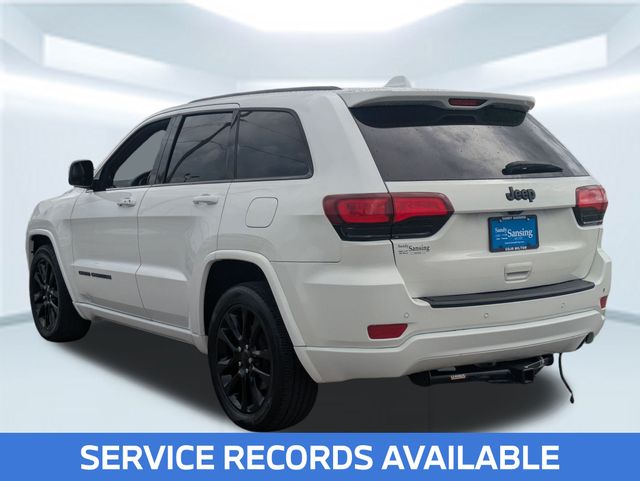 2021 Jeep Grand Cherokee Laredo X Altitude photo 3