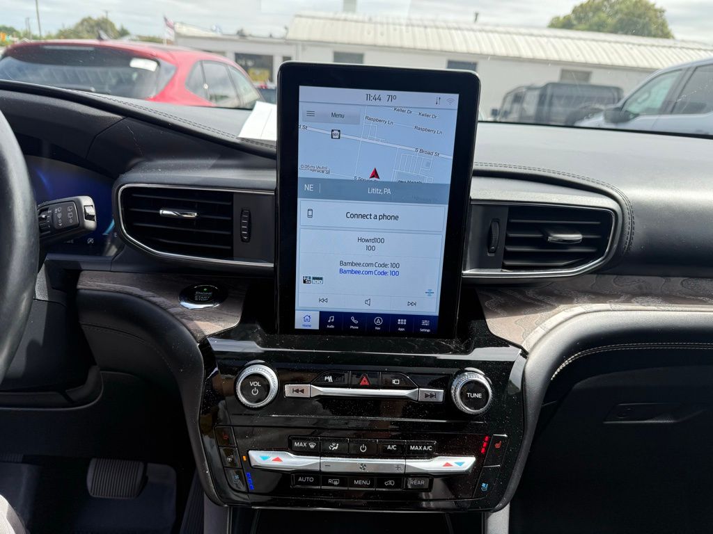 2021 Ford Explorer Platinum photo 7