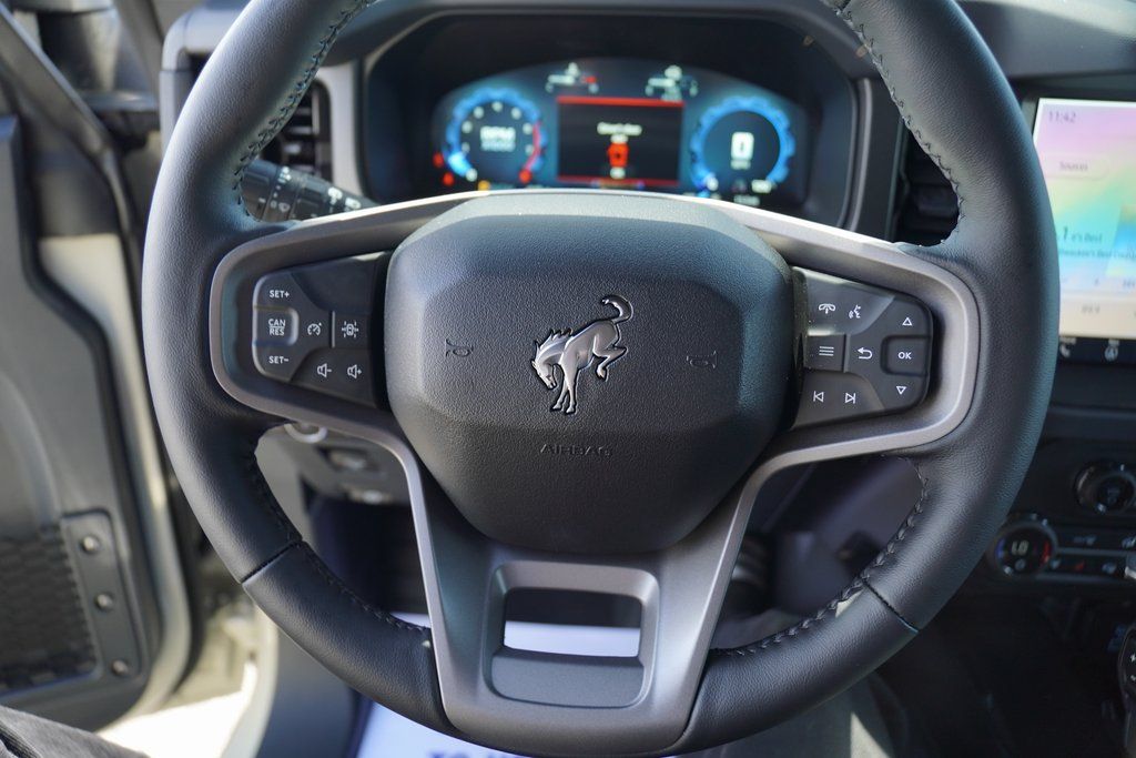 2025 Ford Bronco Badlands photo 14