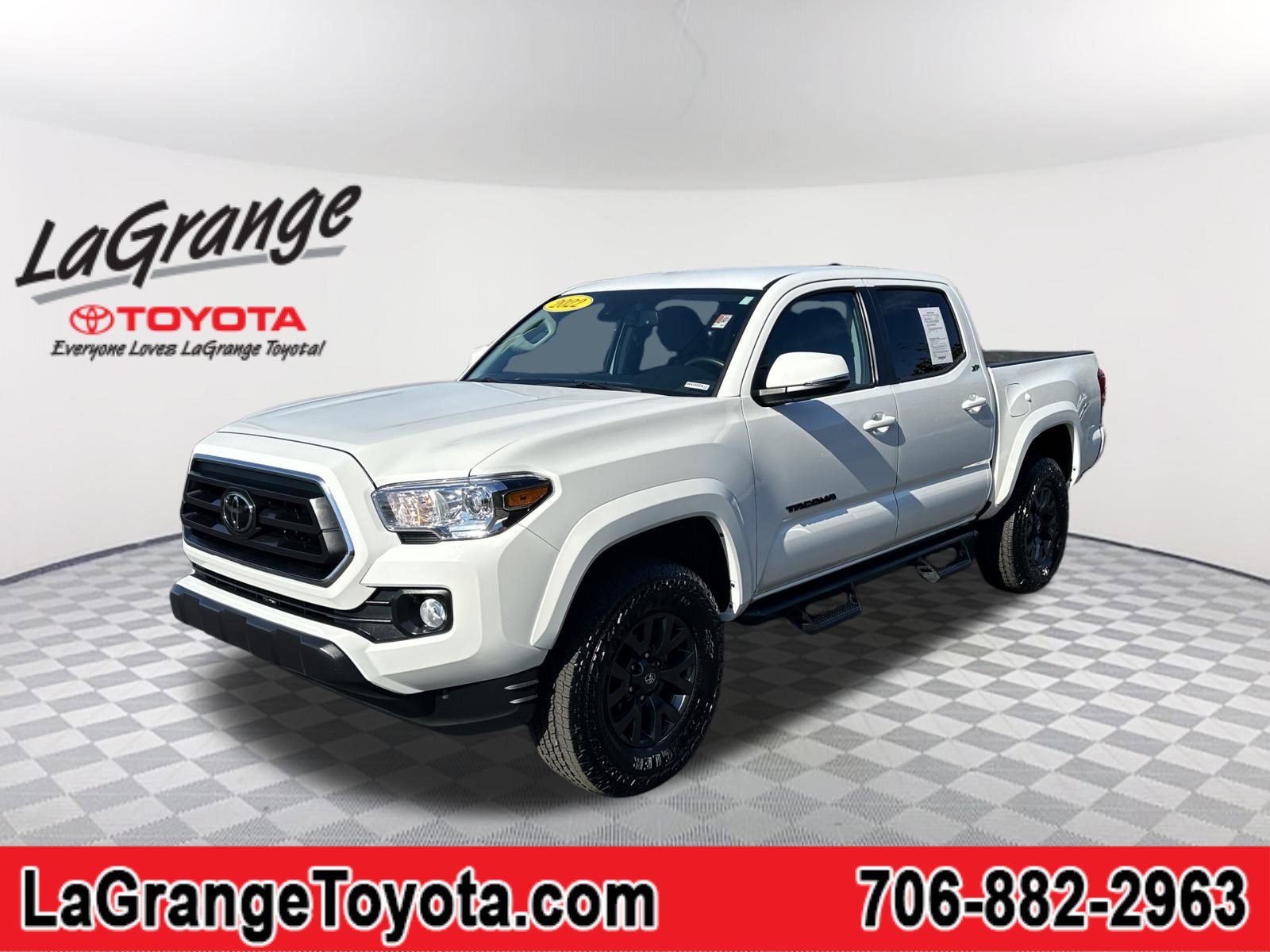 2023 Toyota Tacoma SR5's photo