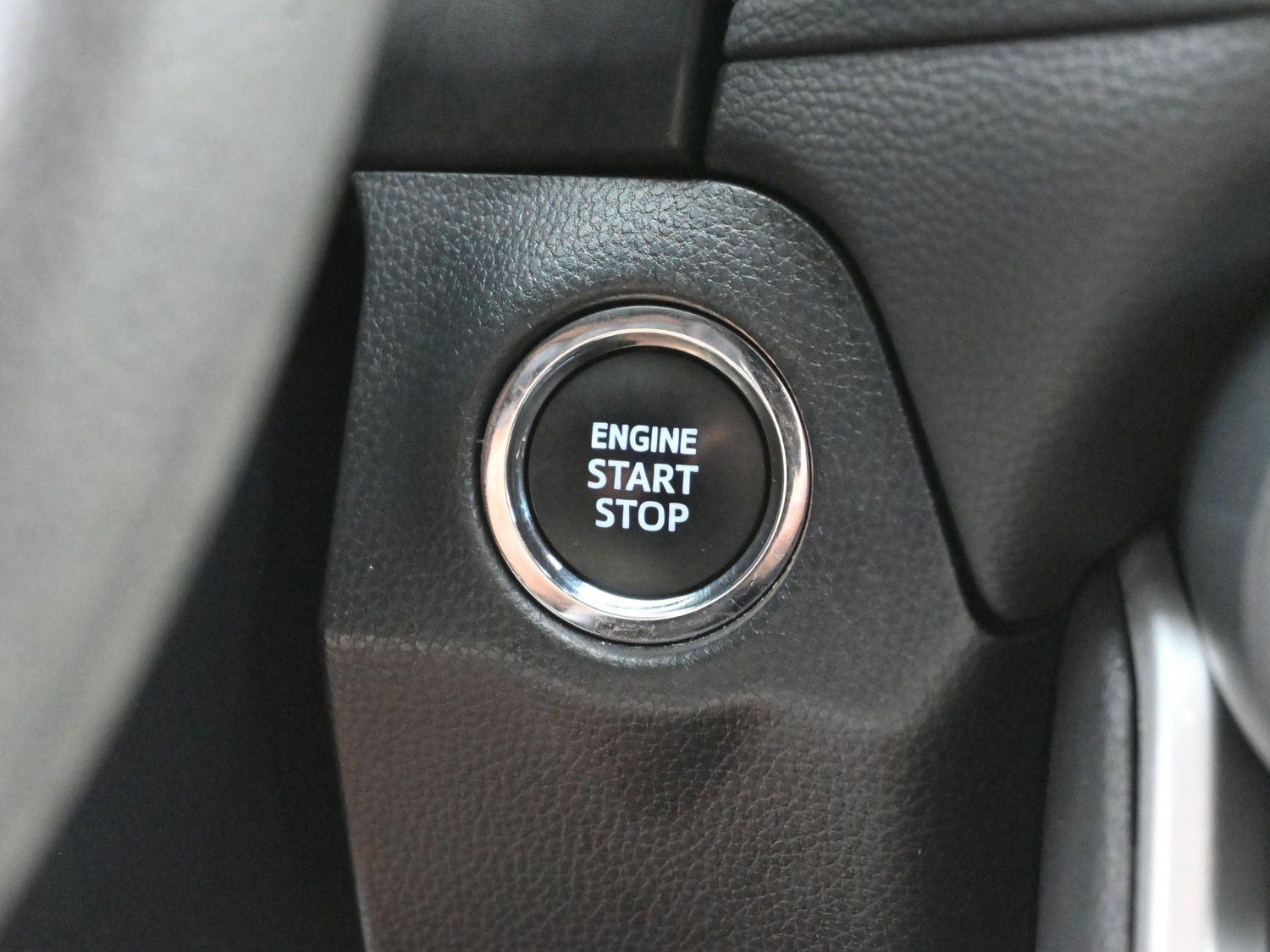 2023 Toyota RAV4 XLE photo 22