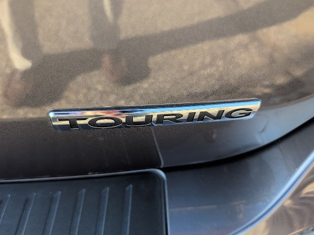 2019 Honda Odyssey Touring photo 6