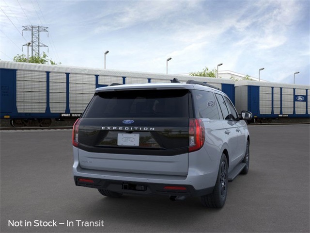 2025 Ford Expedition photo 8