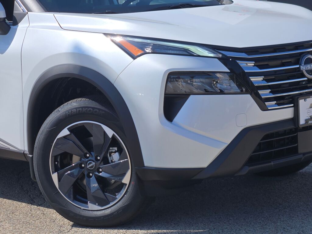 2026 Nissan Rogue SV photo 3